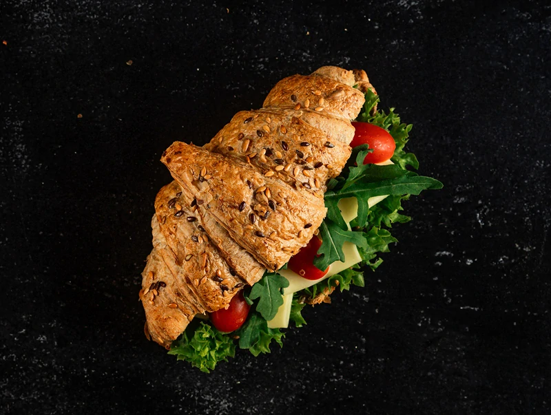 Croissant s mozzarellou