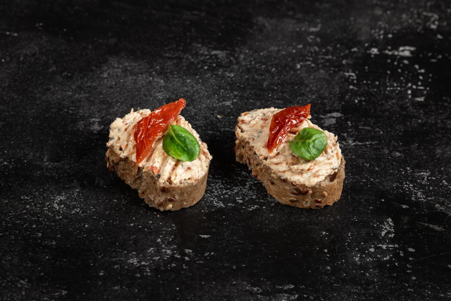 Jednohubka s rajčatovým pestem