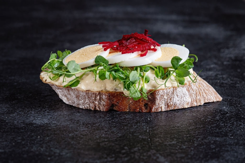 Chlebíček s vajíčkem